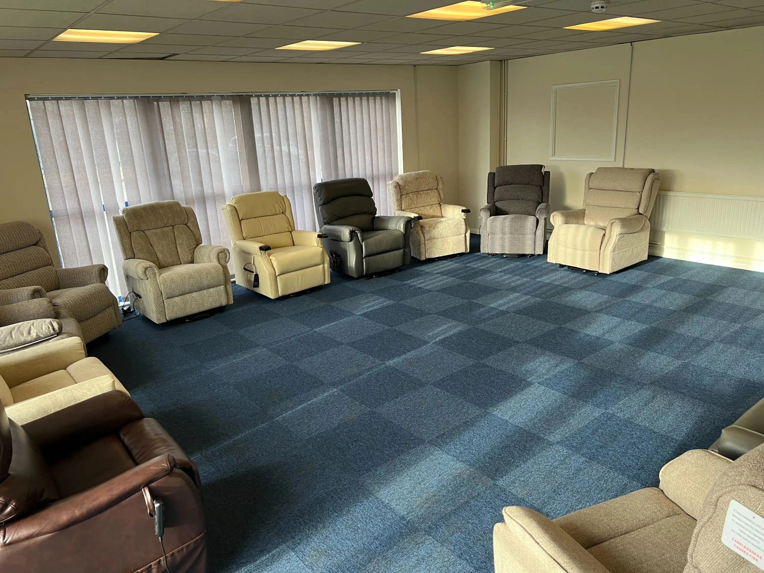 ♿ Riser Recliners Showroom