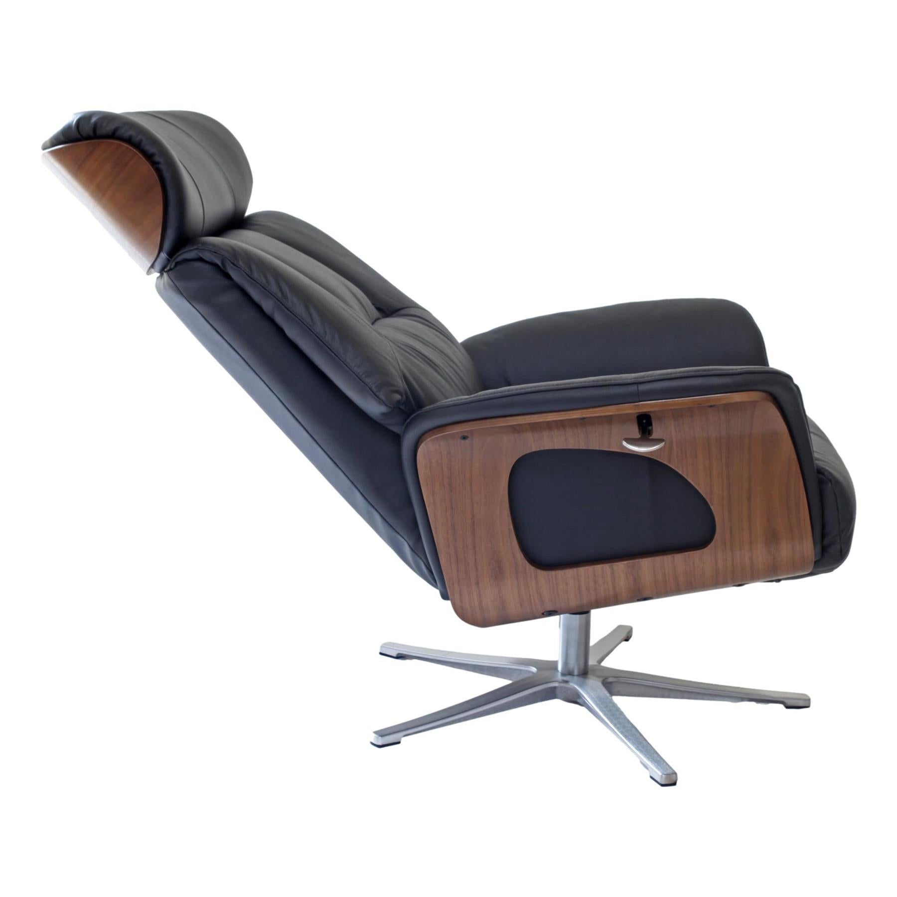 Stratford Swivel Recliner Chair in Genuine Black Leather - Refurbished - No Footstool